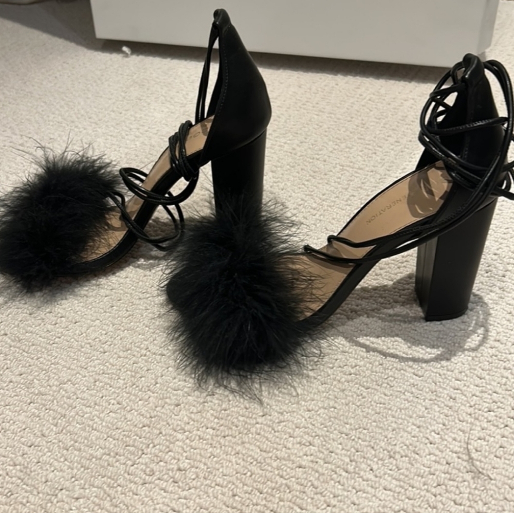 Elegant Black Feathered Women's Heels BCBG brand new